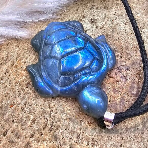 Nature Labradorite Carved Big Sea Turtle Pendant Necklace - Picture 7 of 9